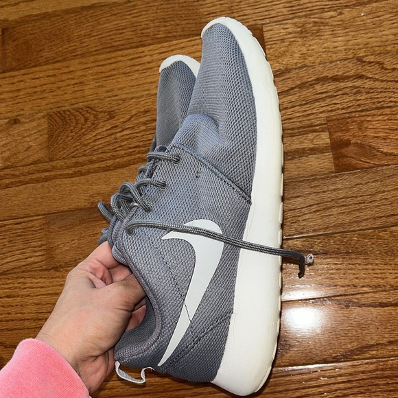 NIKE ROSHE SHOES - Picture 4 of 11